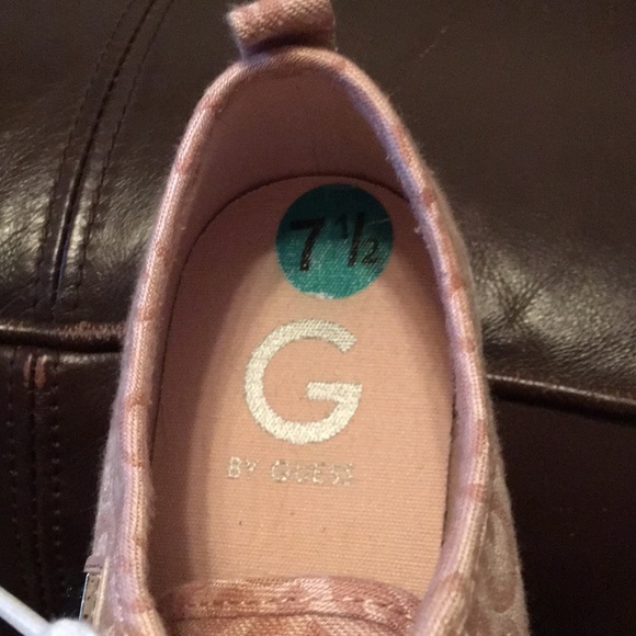 Canvas Shoes G By Guess - Picture 5 of 8